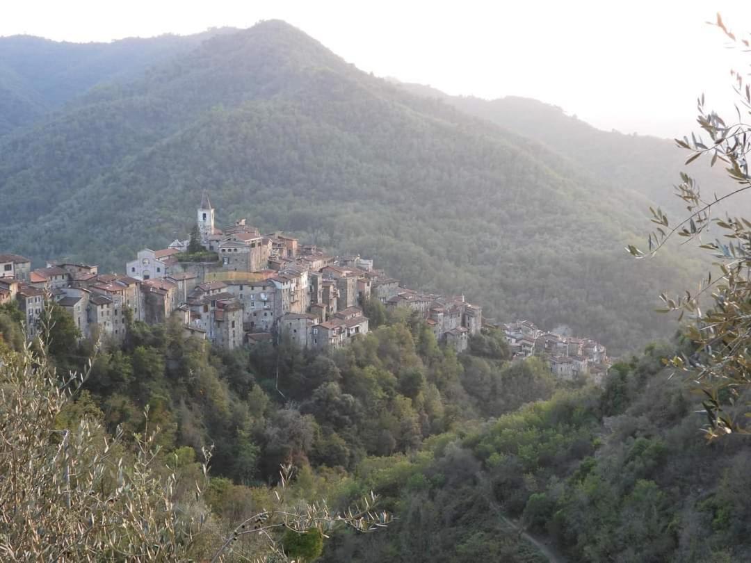 Nostro Rifugio Villa Apricale Luaran gambar
